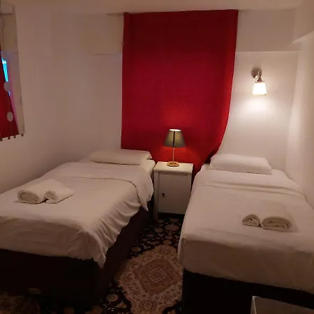 The Marilyn Hotel *